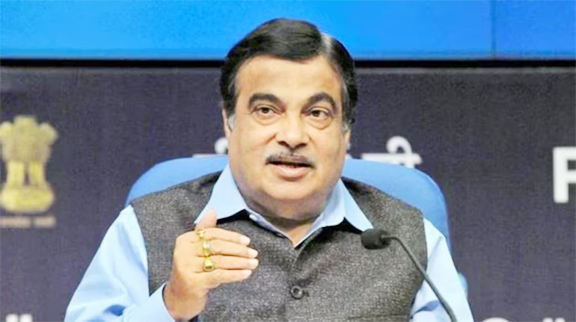 परियोजनाओं को लेकर गडकरी ने दिए निर्देश- बोले, योजनाओं में देरी तो अधिकारियों पर होगी सख्त कार्रवाई