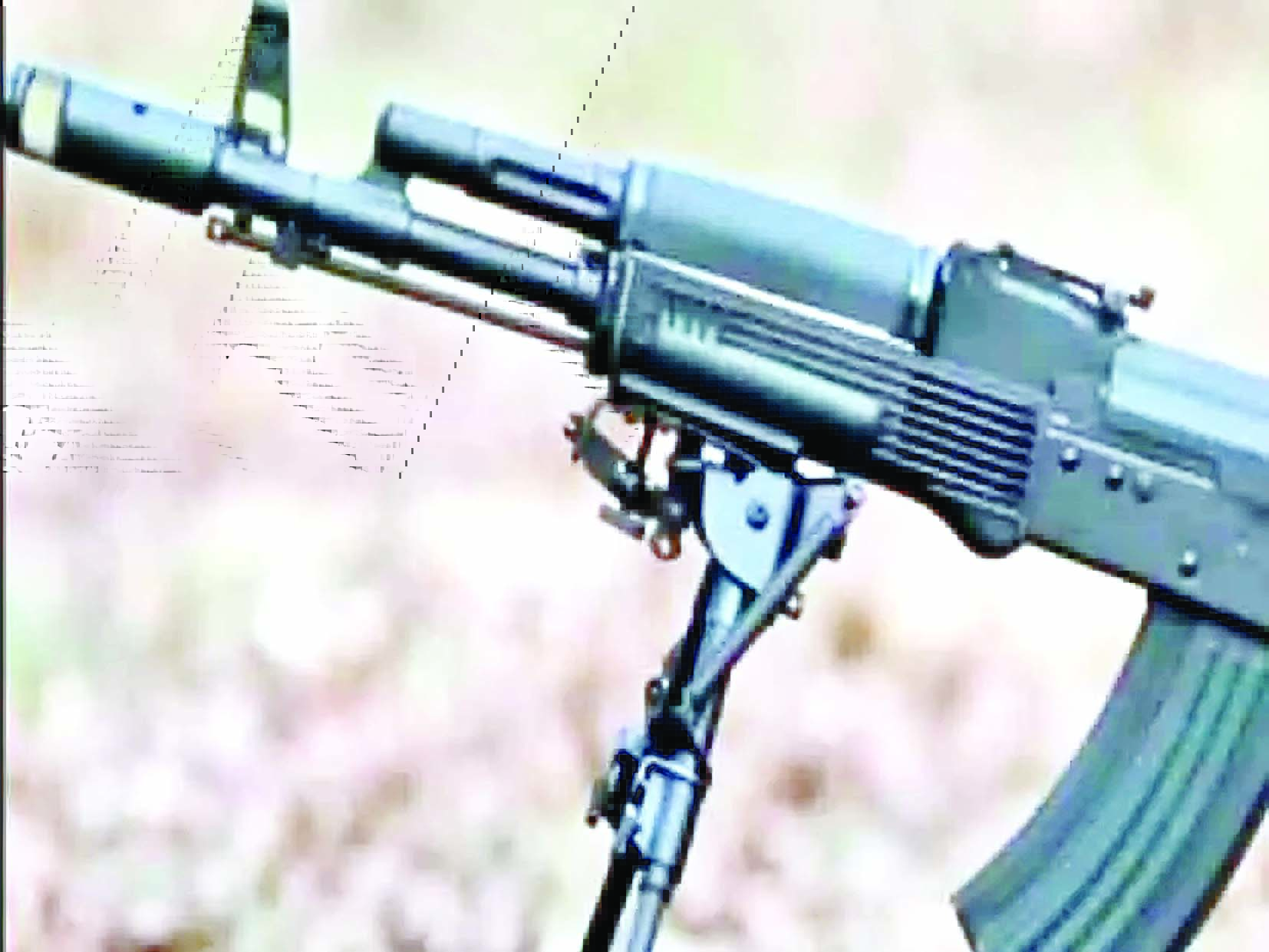 राइफल साफ करते वक्त चली गोली, 2 होम गार्ड जवान घायल