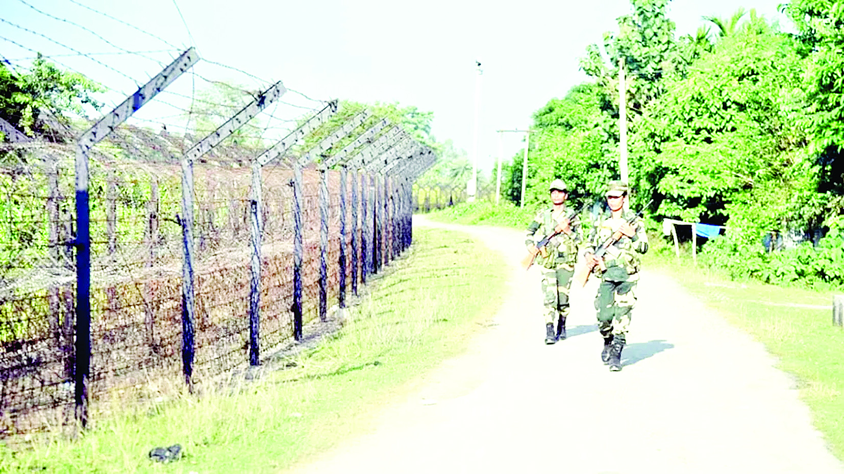 असम बीएसएफ ने दक्षिण सलमारा-मनकचर जिले में भारत-बांग्लादेश सीमा पर गश्त मजबूत की