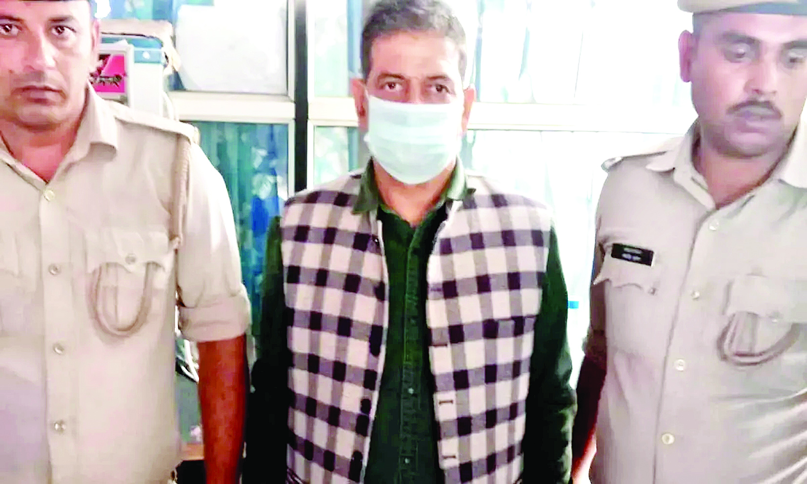 बिल्डर से 2 करोड़ रुपये से अधिक की धोखाधड़ी के आरोपी फर्म निदेशक गिरफ्तार