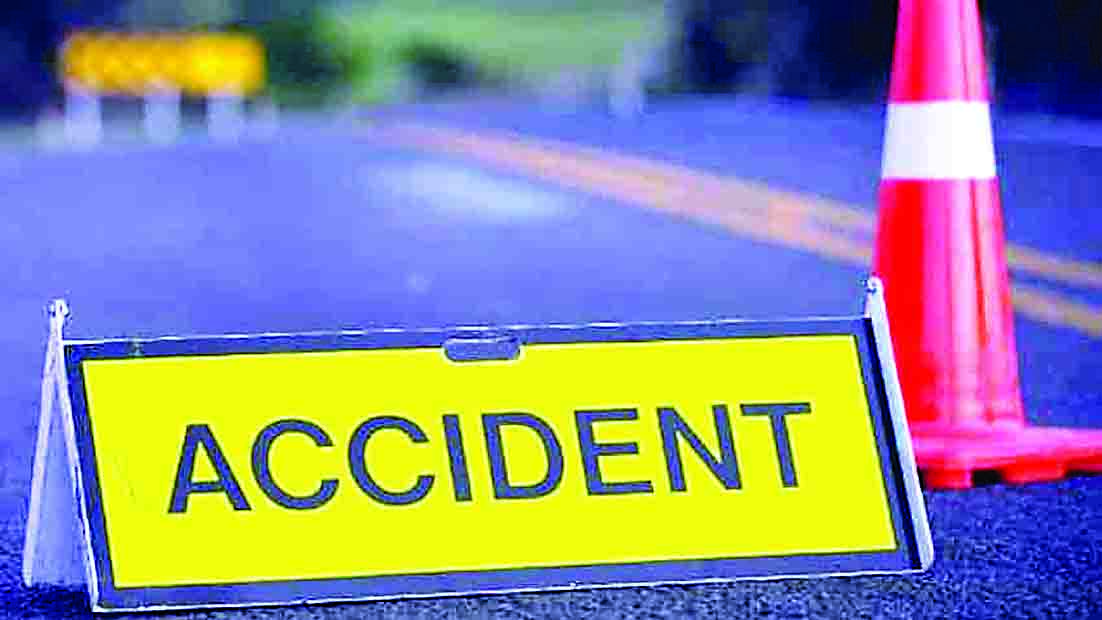 वडोदरा में कई वाहनों की टक्&zwj;कर में 2 की मौत