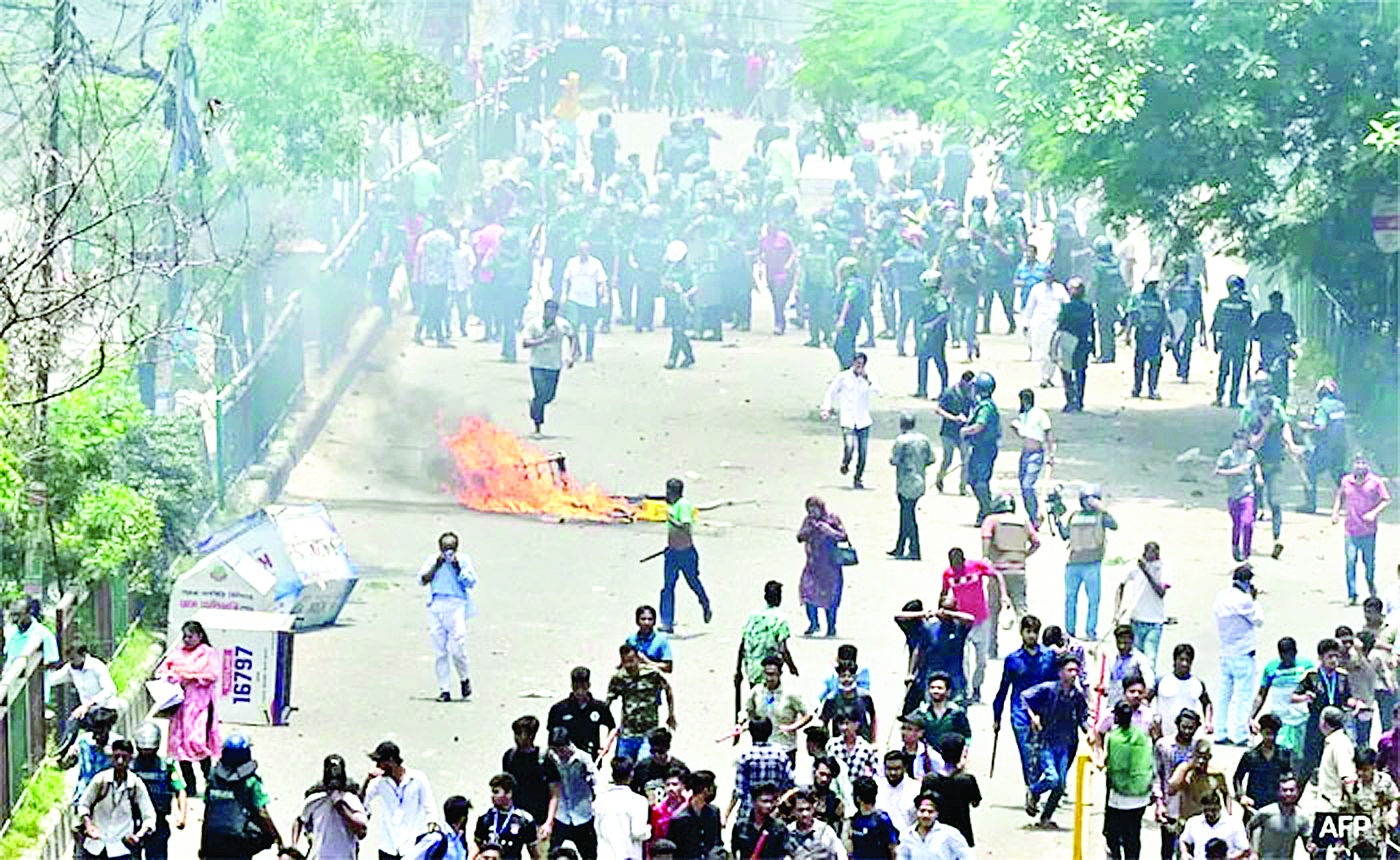 Bangladesh में आरक्षण को लेकर घमासान, छात्रों के विरोध-प्रदर्शन के बीच हिंसा में 39 लोगों की मौत&hellip;