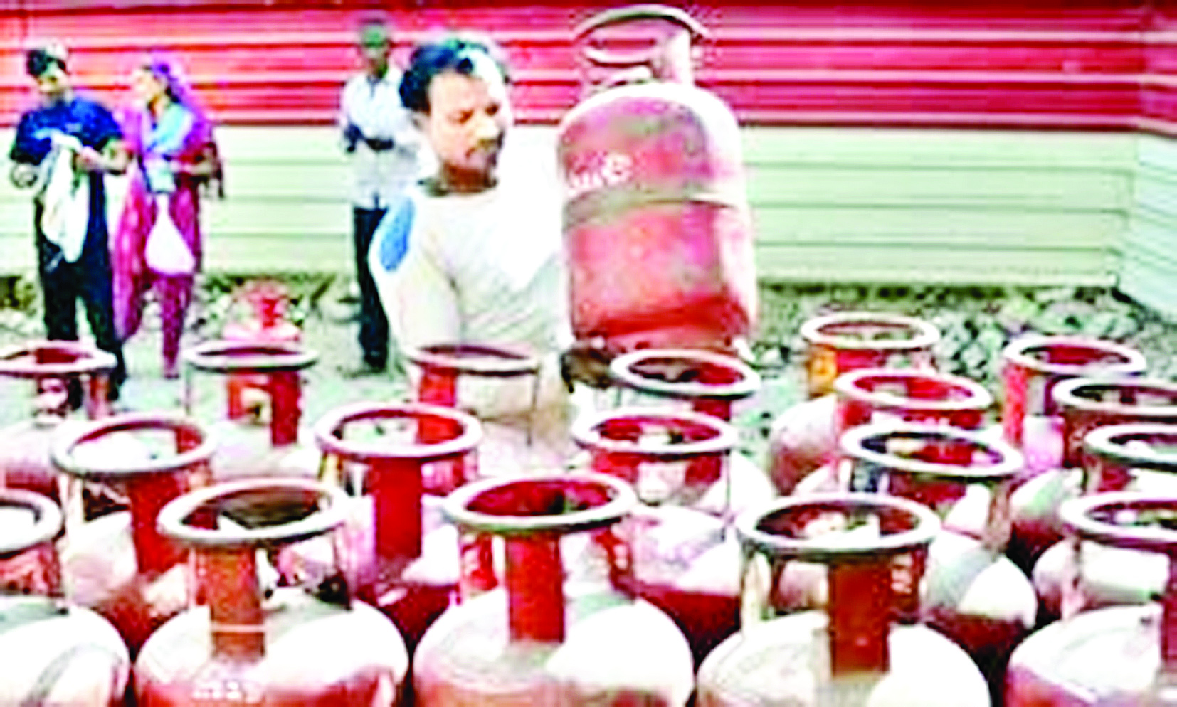 लाडली बहना योजना की लाभार्थी महिलाओं को अब 450 रुपए में मिलेगा गैस सिलेंडर