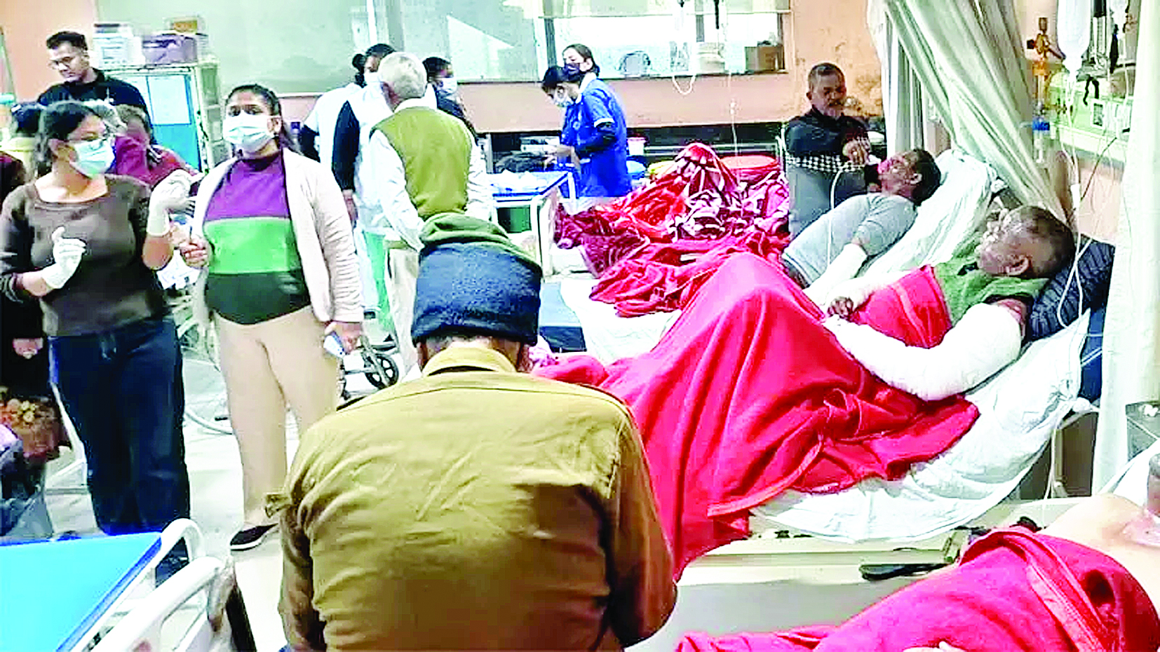 सिलेंडर में आग लगने से सात लोग झुलसे, चार की हालत गंभीर 