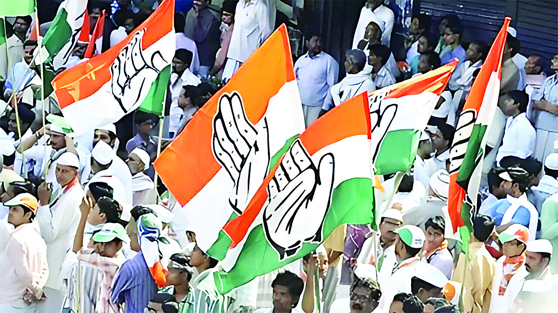 तेलंगाना: कांग्रेस कार्यकर्ताओं ने बॉस कार्यालय में 'तोड़फोड़' की 