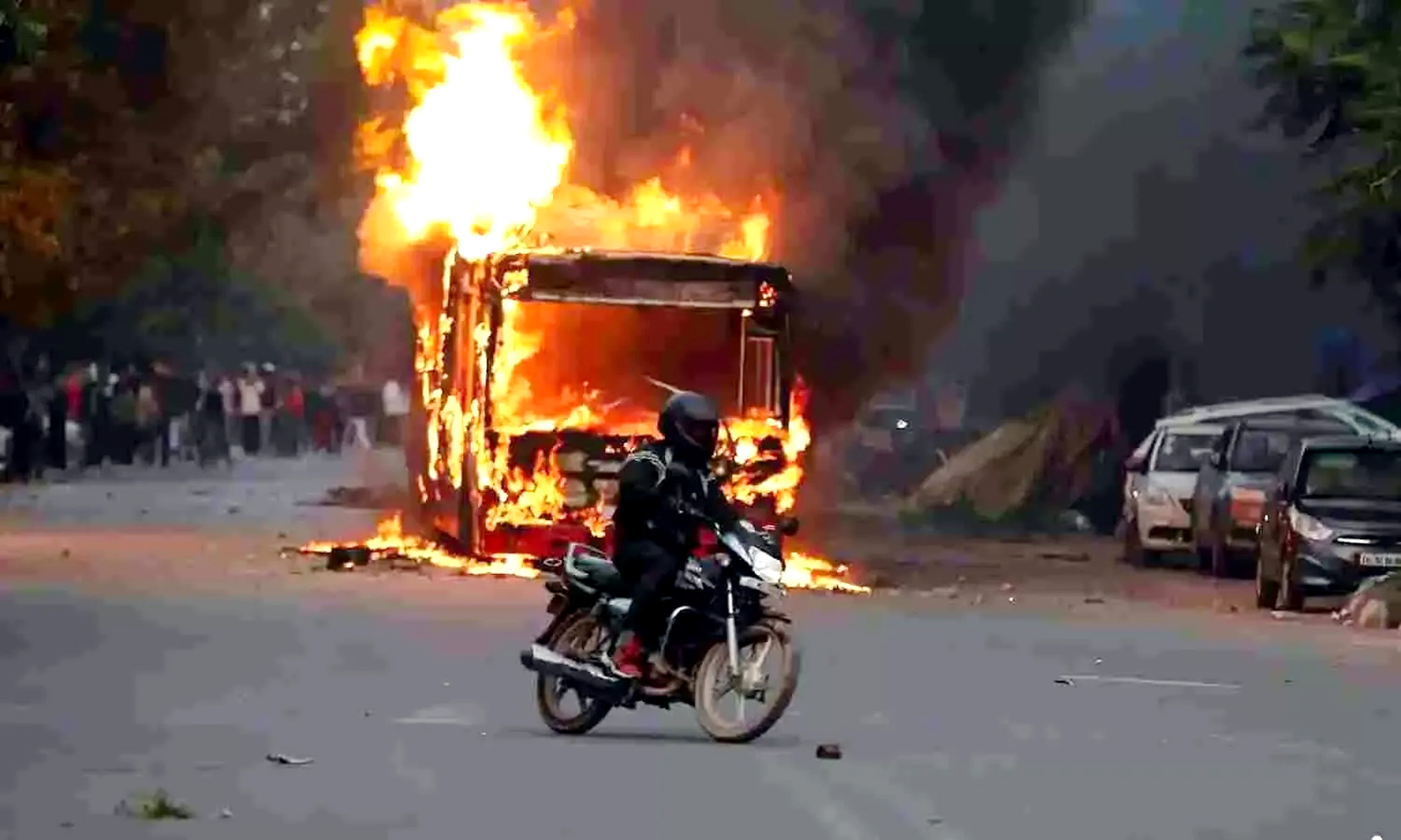 Mathura में बस में आग लगने से तेलंगाना के महाकुंभ तीर्थयात्री की मौत