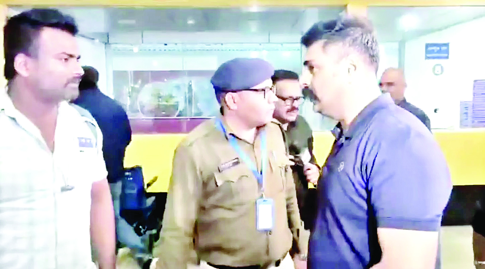 रायपुर पहुंची मुंबई क्राइम ब्रांच की टीम, देखें VIDEO...