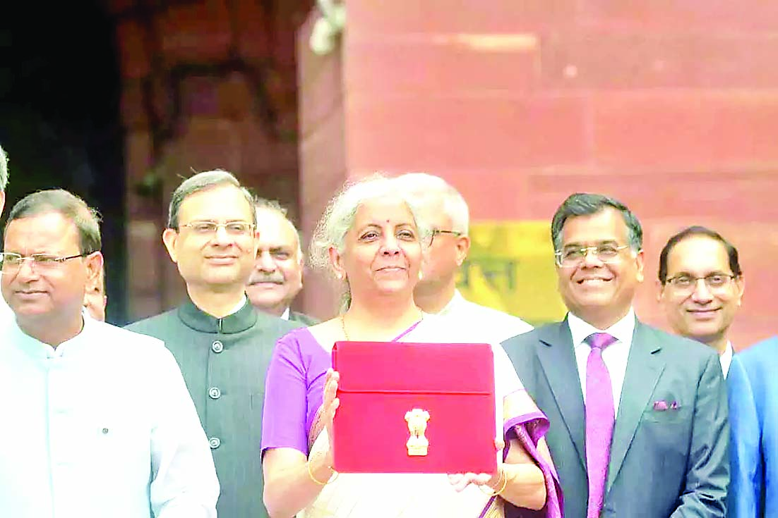 वित्त मंत्री सीतारमण आज संसद में पेश करेंगी आर्थिक सर्वेक्षण 