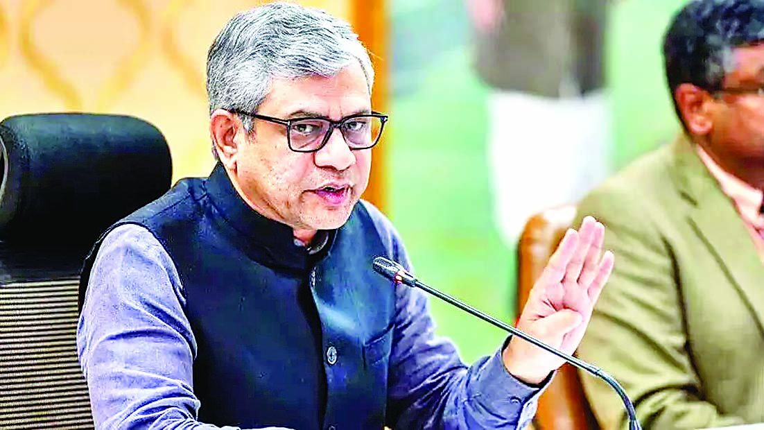 कर्नाटक में 1,652 किलोमीटर नई रेल पटरियों का निर्माण: Ashwini Vaishnav