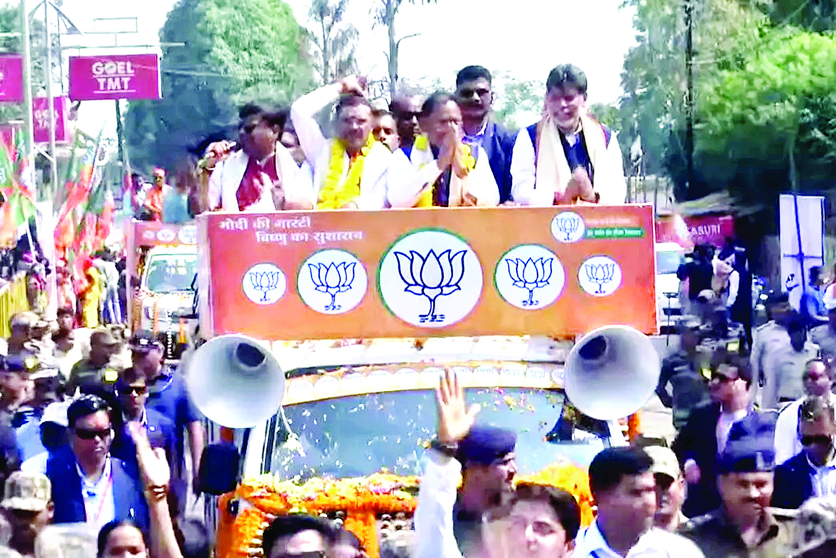 जगदलपुर में सीएम साय ने किया रोड शो 