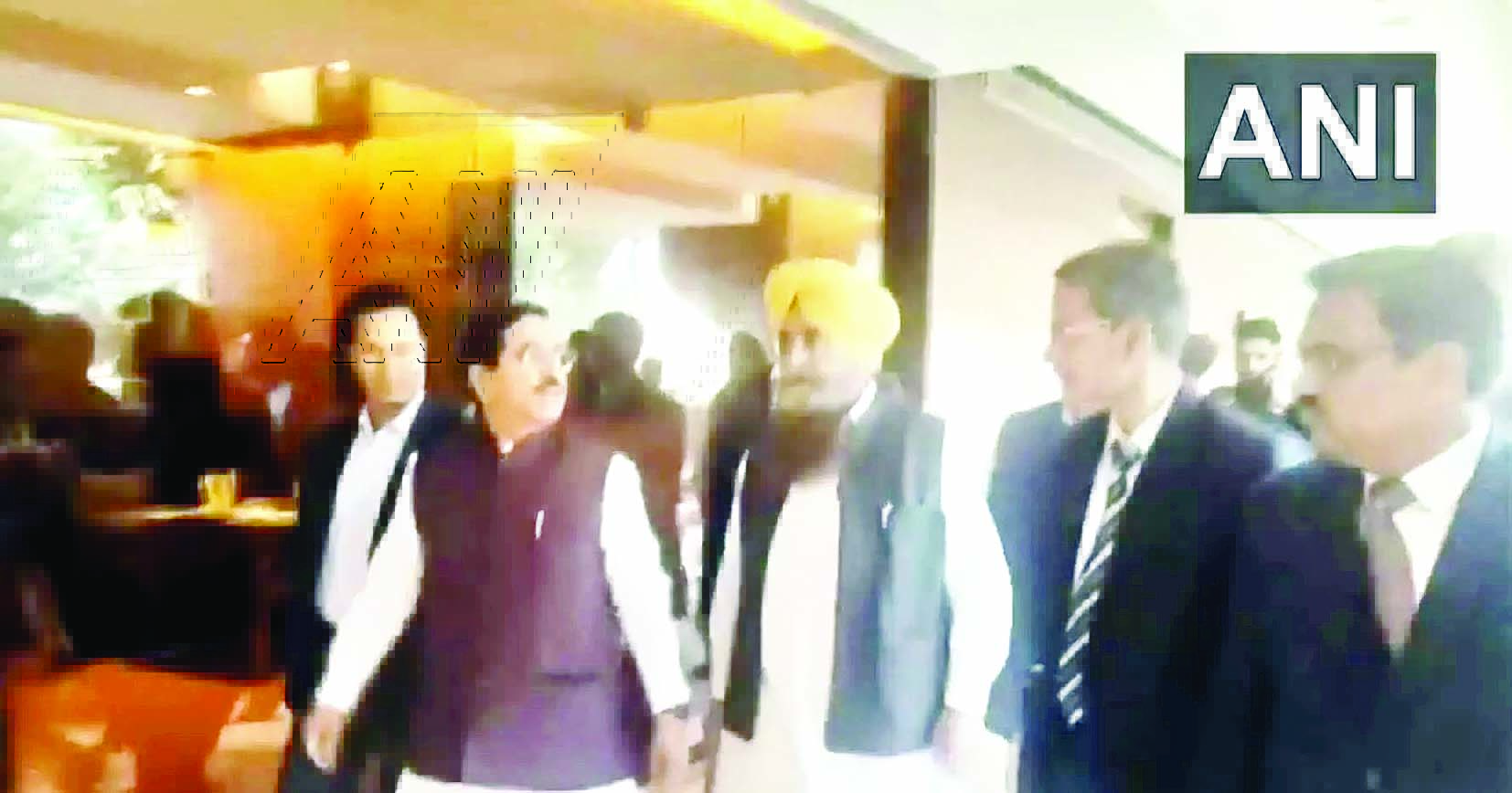 केंद्रीय मंत्री प्रहलाद जोशी ने किसान नेताओं के संग की बैठक