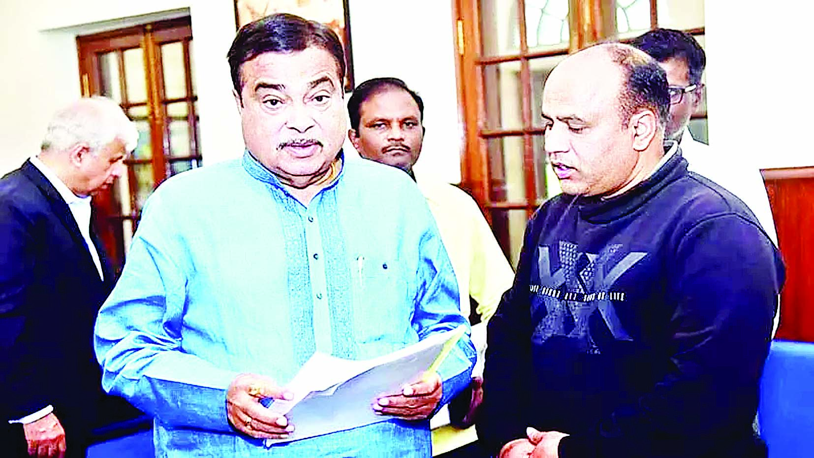 भारतीय जनता मजदूर संघ के प्रदेशाध्यक्ष ने नितिन गडकरी के सामने रखी समस्या 