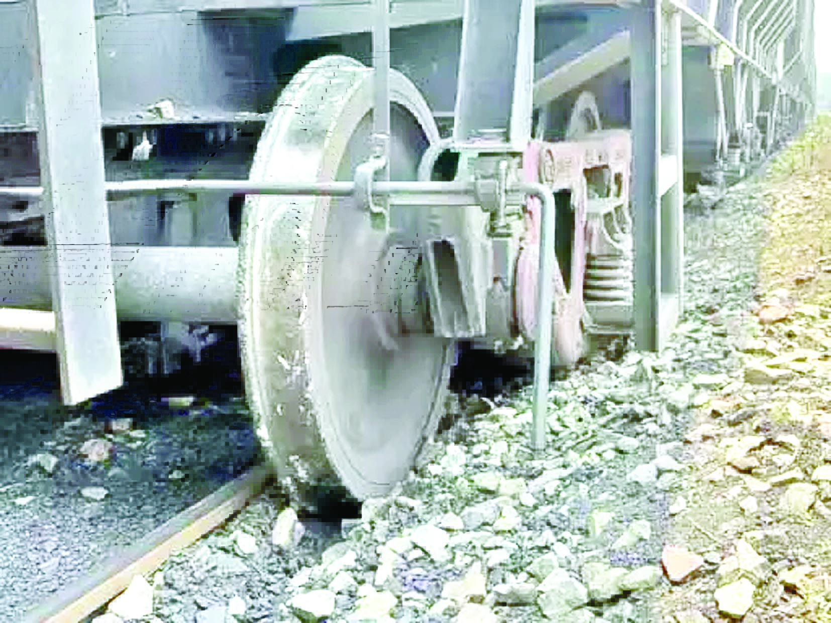 मालगाड़ी डिरेल, कोरबा रेल लाइन प्रभावित 