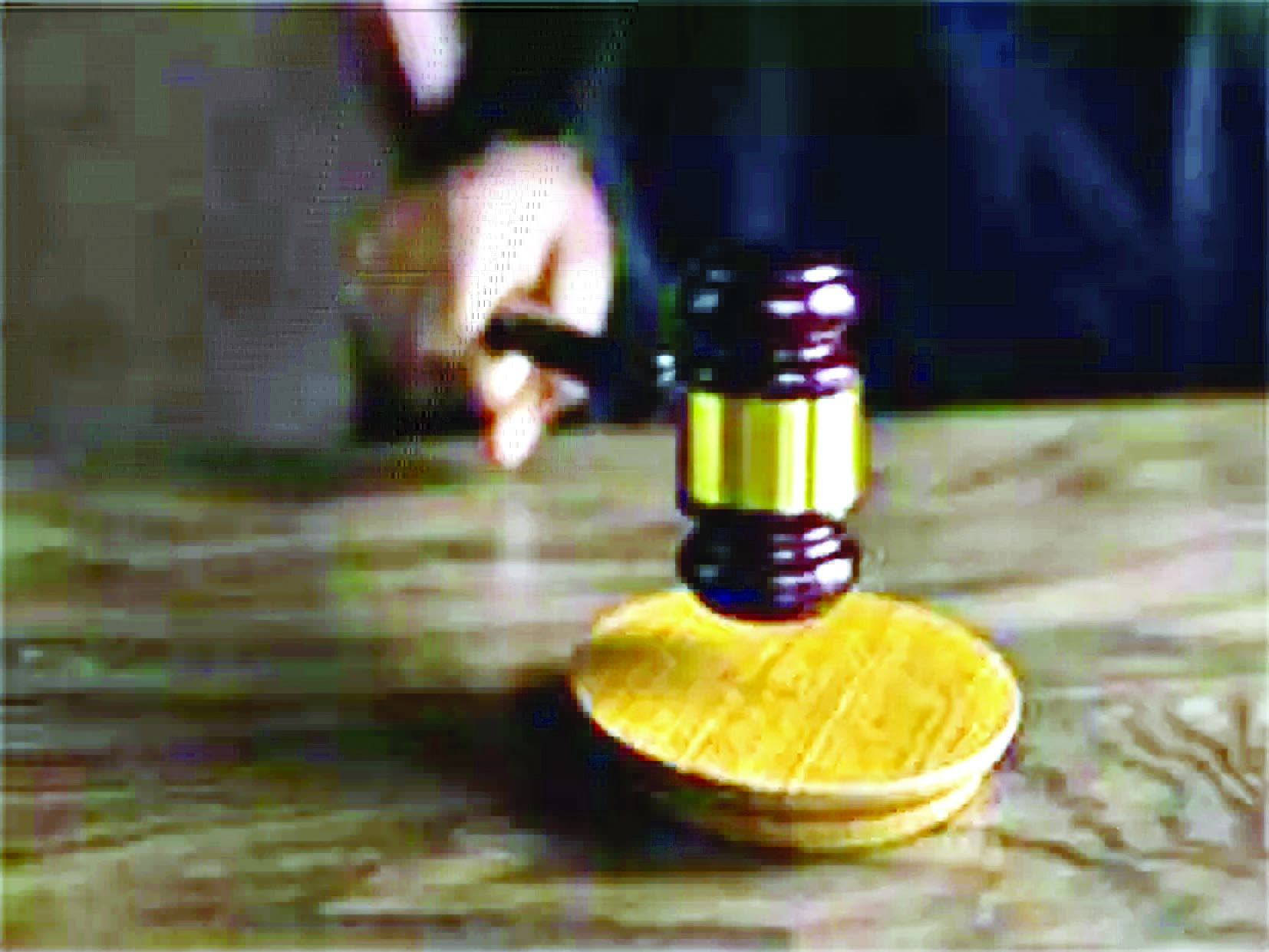 Delhi की अदालत ने नेशनल हेराल्ड मामले में सोनिया गांधी और राहुल गांधी को नोटिस जारी किया 