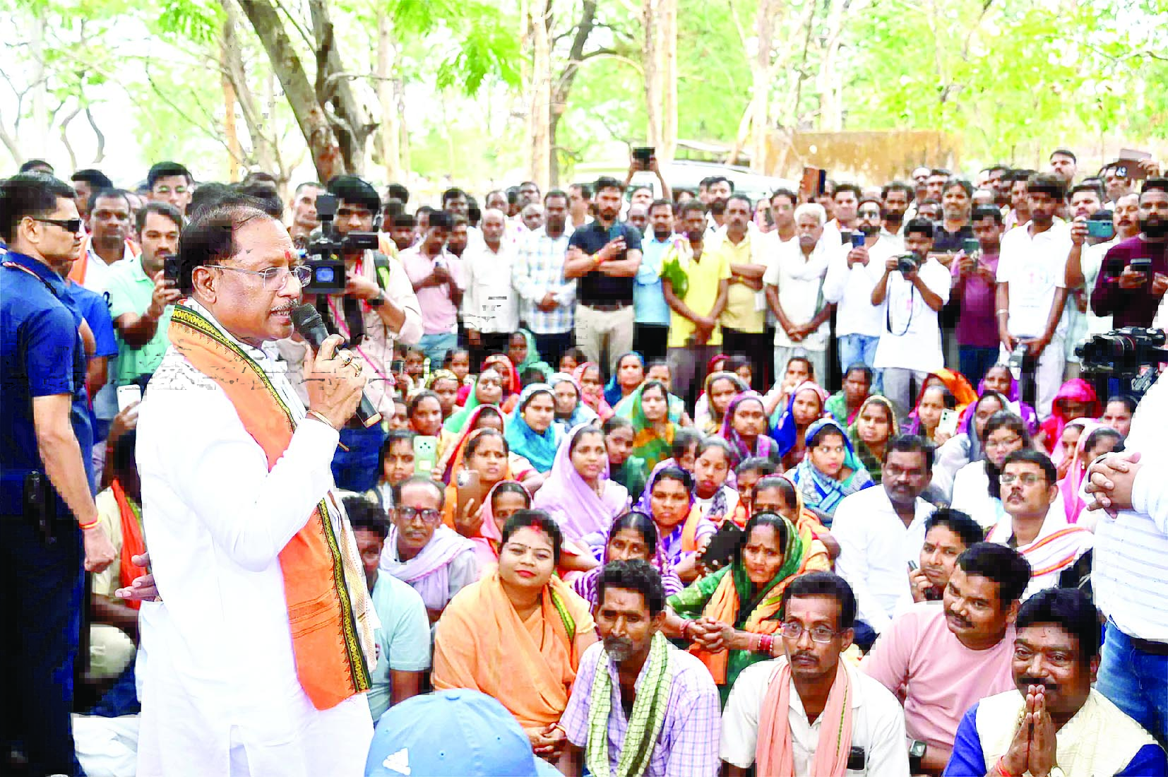 मौसम खराब होने की वजह से CM साय सड़क मार्ग से रायगढ़ रवाना हुए