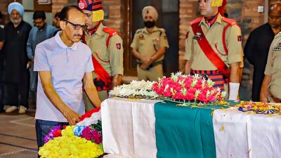 हुमायूं भट: तिरंगे में लिपटी देह&hellip; 29 दिन के बेटे के साथ बिलखती मां, एक साल पहले शादी; रुला देगी डीएसपी की कहानी