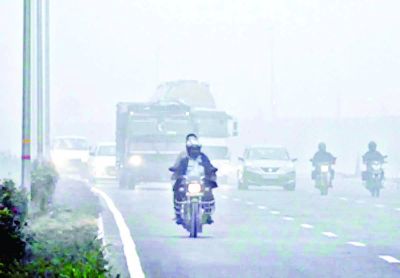 सांसों में घुलता जहर&hellip;देश की राजधानी में दमघोटू वायु प्रदूषण, WHO की सीमा से 100 गुना अधिक