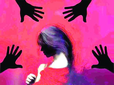 शादीशुदा महिला से पहले किया रेप, फिर कराया गैंगरेप