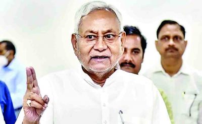 Nitish Kumar: सुविधा मुताबिक &lsquo;अपनों&rsquo; को &lsquo;पराया&rsquo; और &lsquo;पराए&rsquo; को &lsquo;अपना&rsquo; बनाते रहे हैं नीतीश!