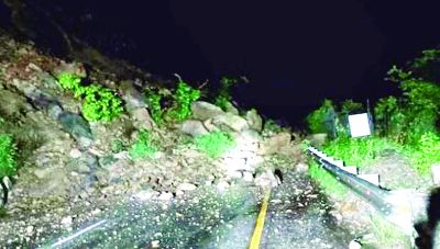 नेपाल में भूस्खलन से दो बसें त्रिशूली नदी में बहीं, 7 भारतीयों समेत 65 लोग लापता