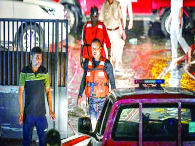 क्या बायोमेट्रिक गेट से कोचिंग बना मौत का 'पाताल लोक'....