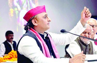 अखिलेश ने किया योगी के निवास में शिवलिंग दबे होने का दावा 