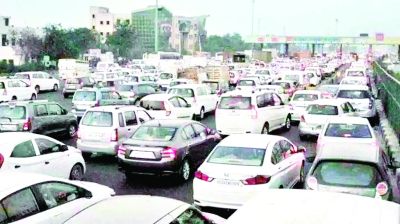 समृद्धि हाईवे पर अचानक 50 गाड़ियां पंचर हो गईं