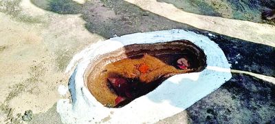 पावन पथरा चरण तीर्थ स्थल में मिले भगवान श्रीराम के चरणों के निशान