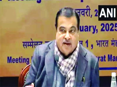 Nitin Gadkari ने सड़क दुर्घटना पीड़ितों के लिए "कैशलेस उपचार" योजना की घोषणा की 