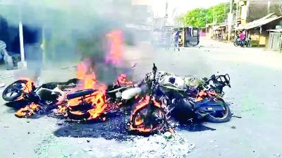 भांगर में हिंसा के चलते आईएसएफ समर्थकों और पुलिस के बीच झड़प 