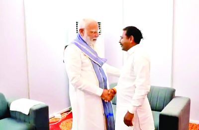 प्रधानमंत्री नरेन्द्र मोदी ने की रामपाल कश्यप से मुलाकाता, देखें वीडियो... 