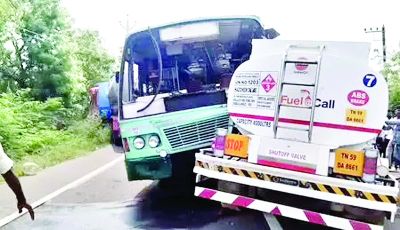 दो टैंकरों और सरकारी बस के बीच भ&zwj;िड़ंत, 20 से अधिक घायल