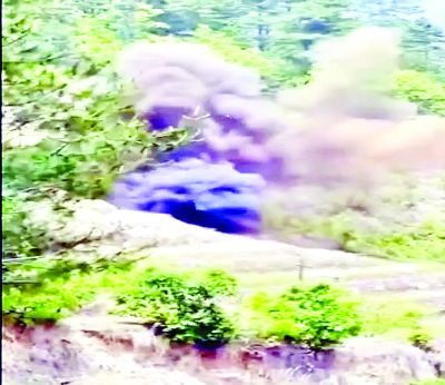 भारतीय सेना ने 1960 के पुराने आयुध को किया नष्ट, देखें VIDEO... 