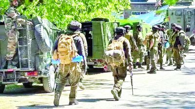 नियंत्रण रेखा पर बढ़ते तनाव के बीच पाकिस्तान स्टॉक एक्सचेंज 'धड़ाम', निवेशकों में भगदड़ 