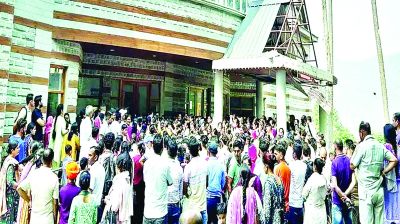 एनटीटी भर्ती के इंटरव्यू में खूब उमड़ी भीड़ 