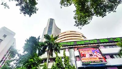  हरे निशान में खुला भारतीय शेयर बाजार, निफ्टी 24,700 स्तर से ऊपर कर रहा कारोबार