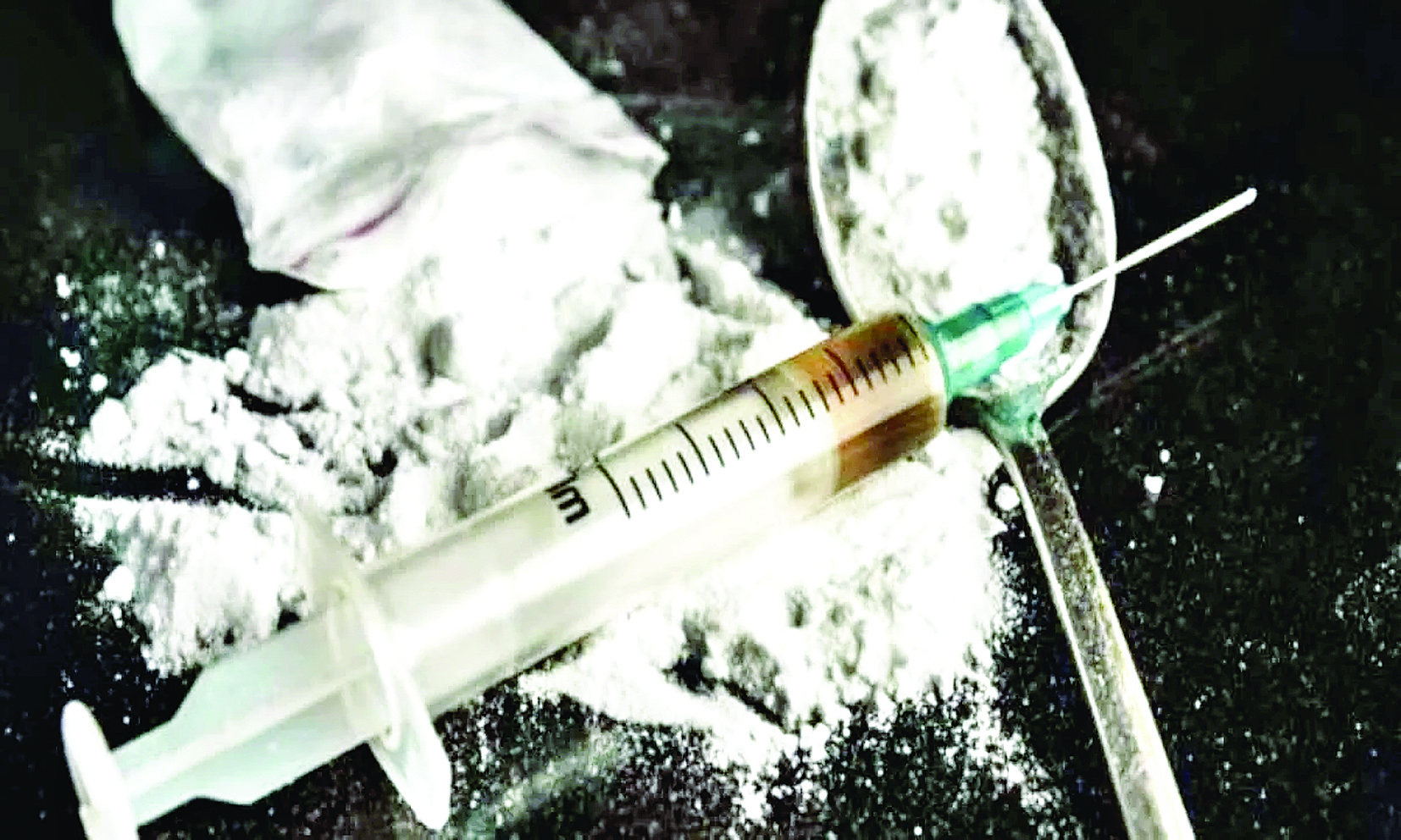 छात्रों में नशे की बढ़ती आदत चिंताजनक