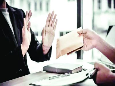 प्रशासनिक भ्रष्टाचार के लिए प्रशासन ही जिम्मेदार