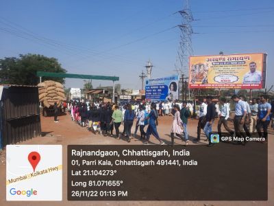 नुक्कड़ नाटक के द्वारा चलाया गया वोट देने का जागरूकता अभियान