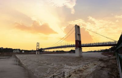 रायपुर छत्तीसगढ़ के खारुन नदी में बने लछमन झूला का मनमोहक दृश्य 